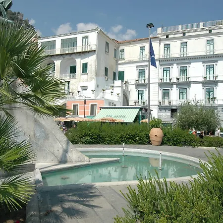 ホテル フォンタナ アマルフィ